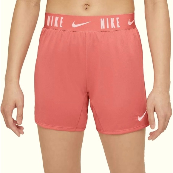 ‎Nike - Picture 1 of 5
